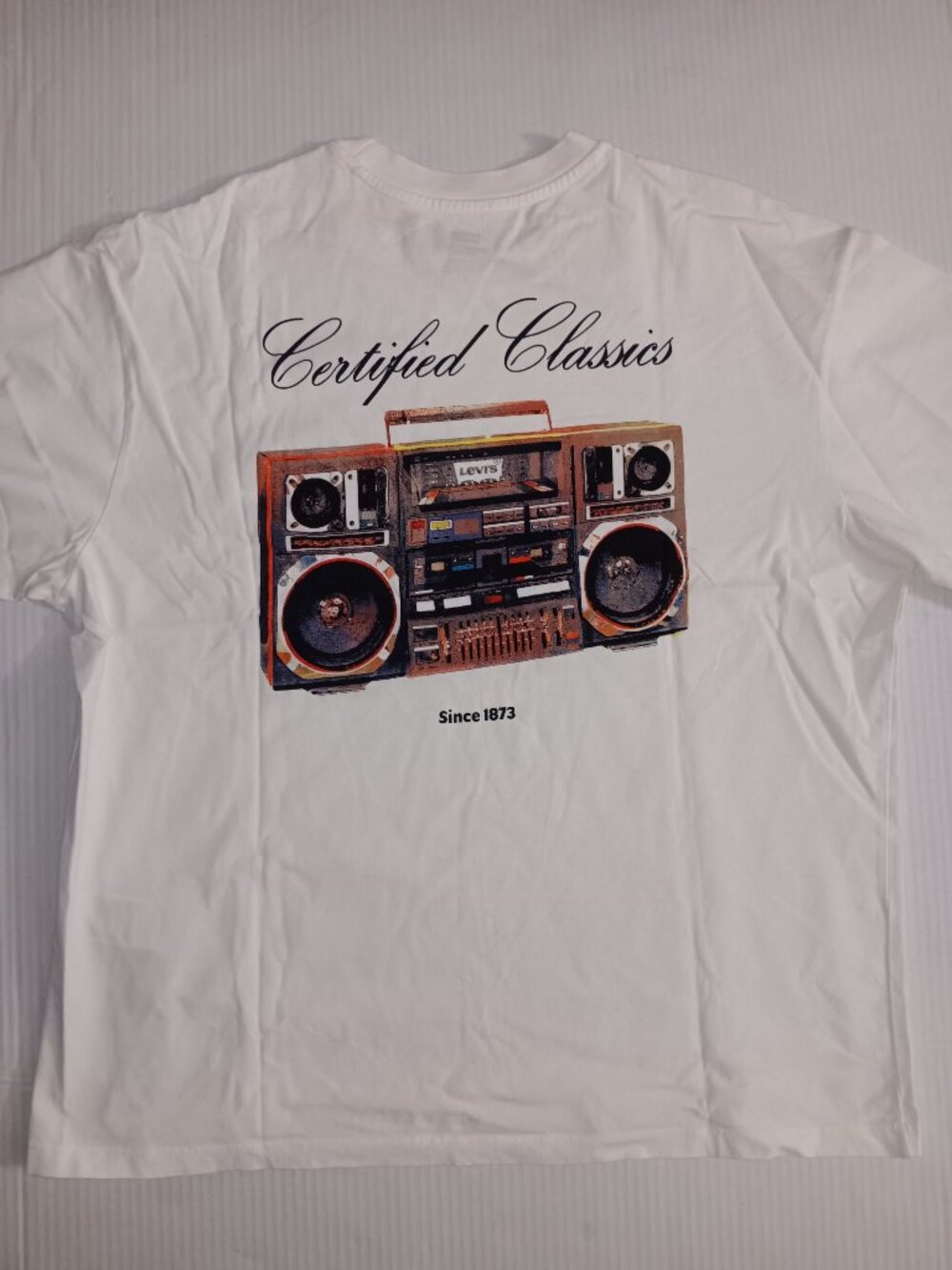 (NWOT)LEVI'S CERTIFIED CLASSICS SINCE 1873 BOXY FIT GRAPHIC T-SHIRT - Picture 3 of 8